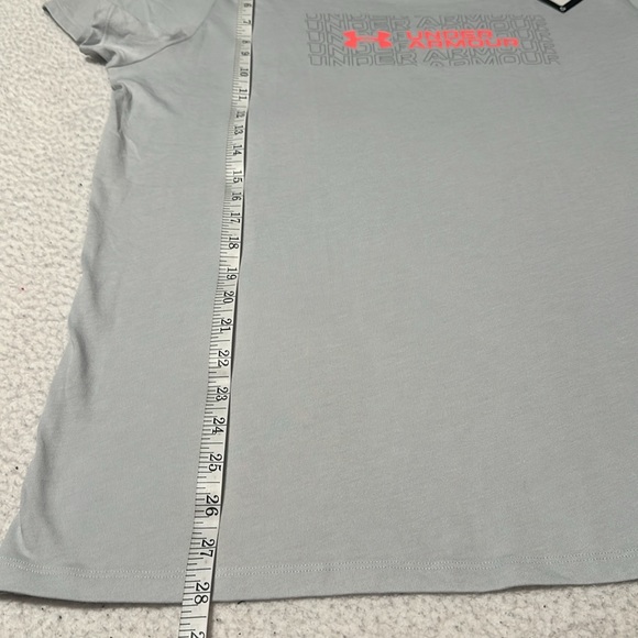 Under Armour Ladies Gray Tee, NWT’s, Size XL - Picture 6 of 7